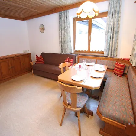 In Dienten Near Lift *