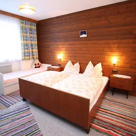 In Dienten Near Lift *