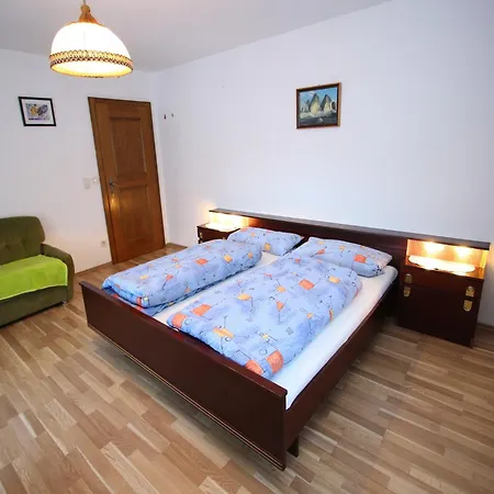 Апартаменты In Dienten Near Lift