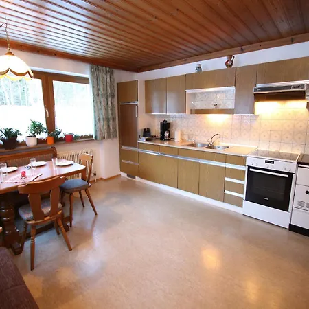 In Dienten Near Lift Апартаменты *