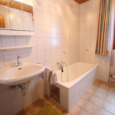 In Dienten Near Lift Апартаменты *