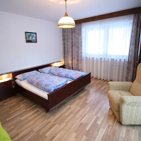 In Dienten Near Lift Апартаменты *