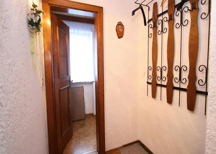 In Dienten Near Lift Διαμέρισμα *