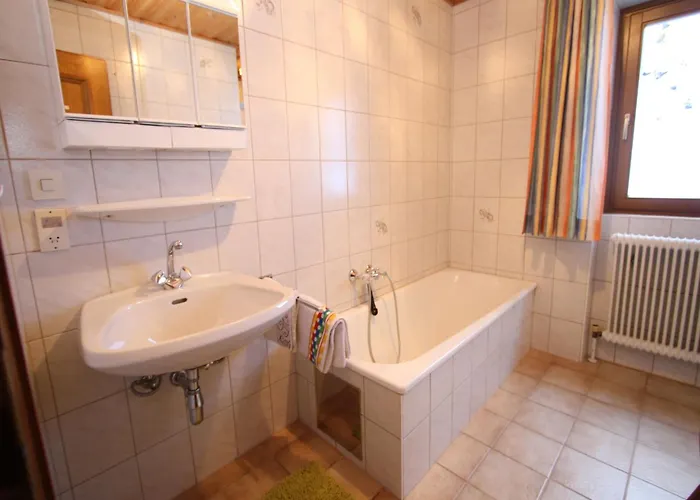 In Dienten Near Lift Διαμέρισμα *