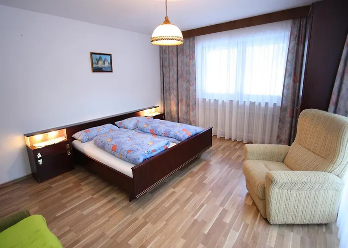 In Dienten Near Lift Διαμέρισμα *