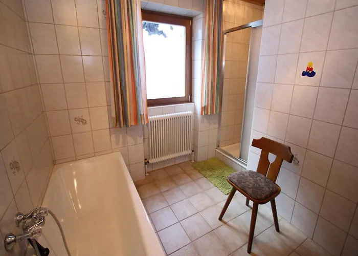 In Dienten Near Lift Διαμέρισμα *